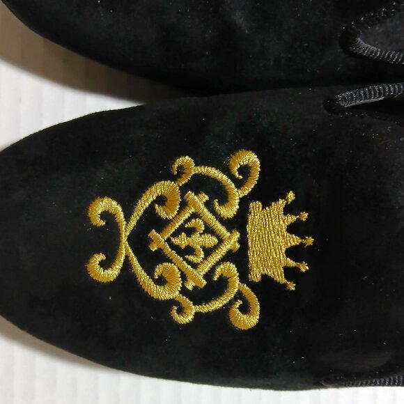 Aerosoles Black Suede Slip on Shoes with Logo Gold Design in size 6.5 - Picture 8 of 8